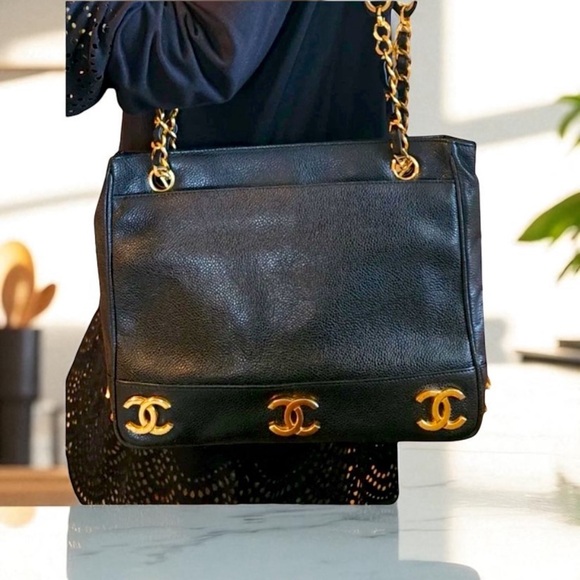 CHANEL Vintage CC shoulder bag Authentic - Picture 6 of 17